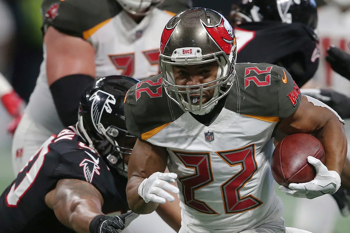 Doug Martin, former Tampa Bay Buccaneers running back, dies